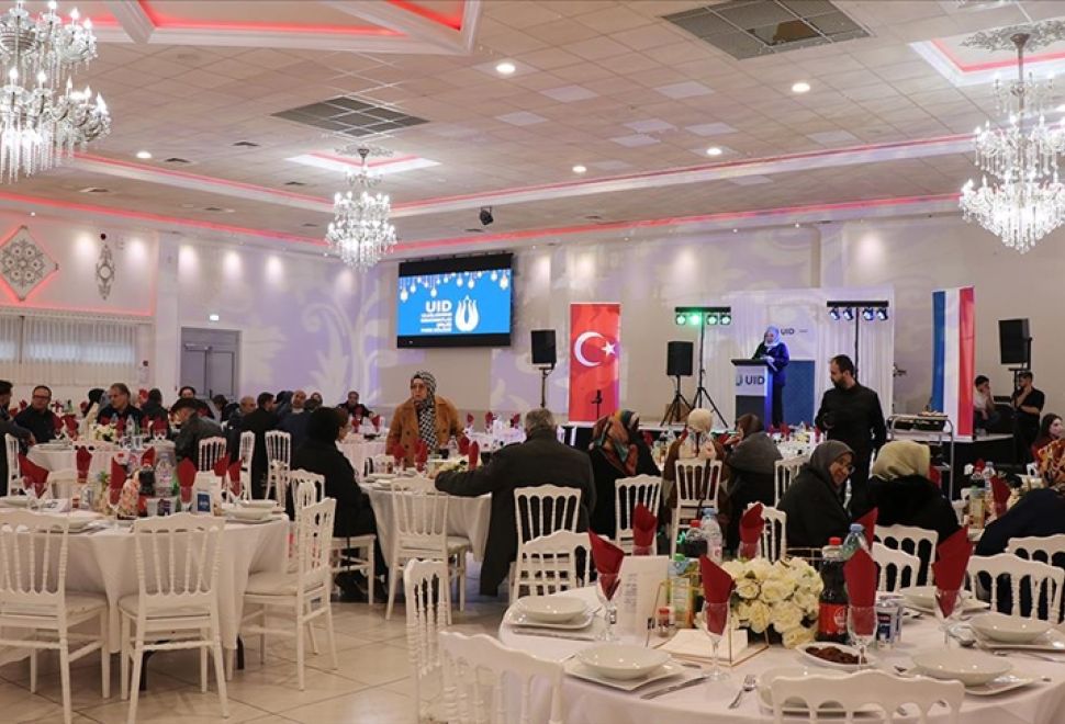 UID’den Paris’te İftar Buluşması