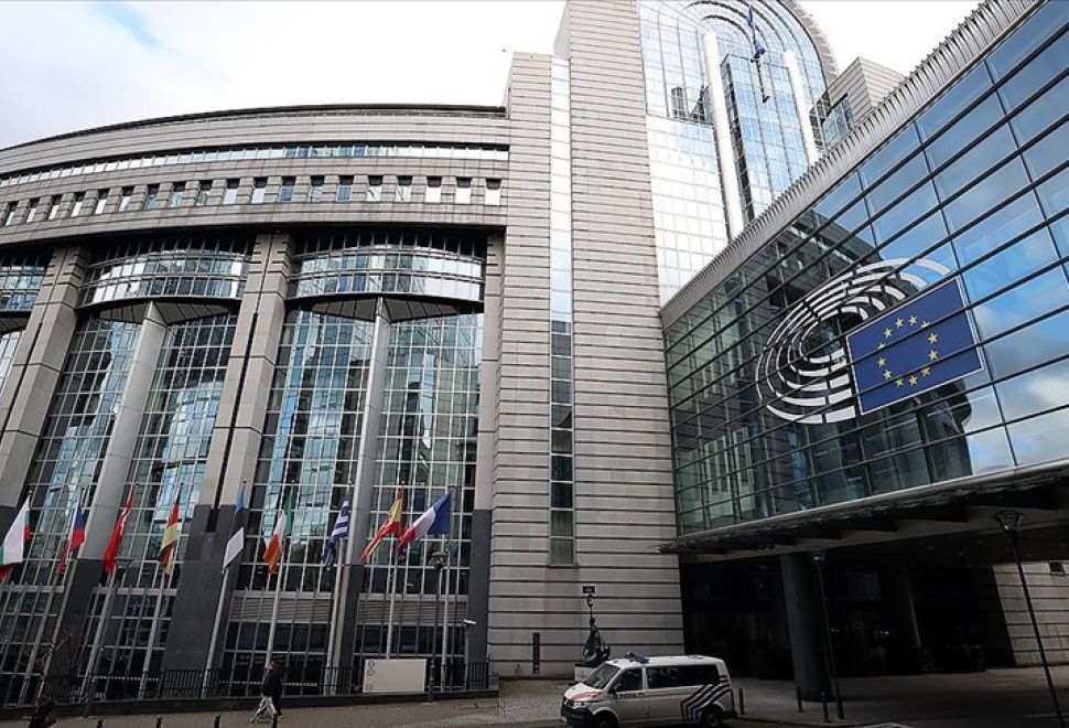 Avrupa Parlamentosu'nda Kara Para Aklama ve Rüşvet İddiaları