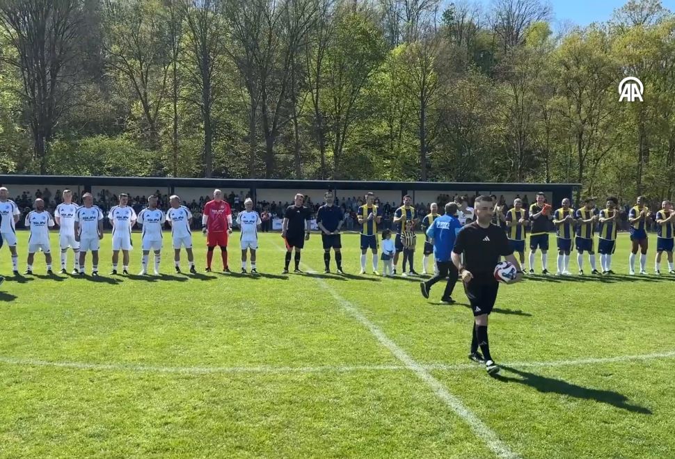 Gelsenkirchen’de Fenerbahçe ve Schalke 04 Efsaneleri Karşılaştı