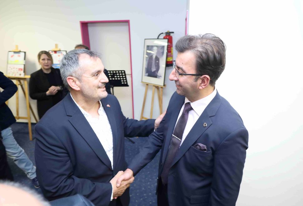 Başkan Yiğci, 'Nejdet Niflioğlu'nun kitabı geleceğe ışık tututacak'