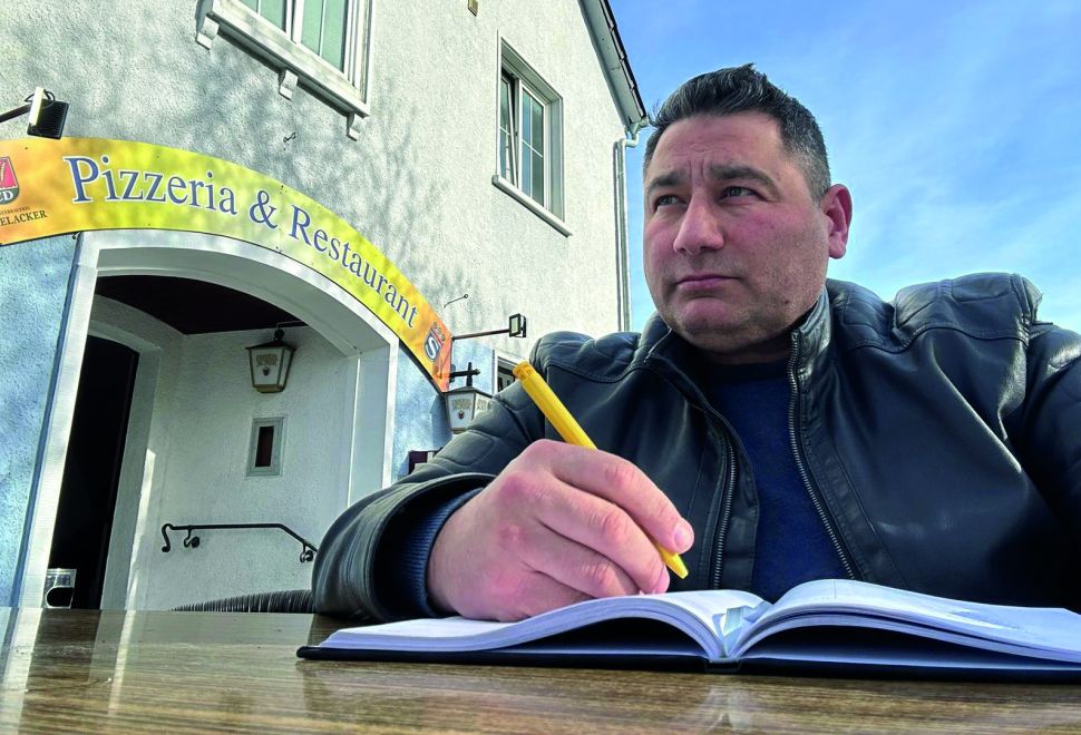 Her Ay Halkla Buluşuyor