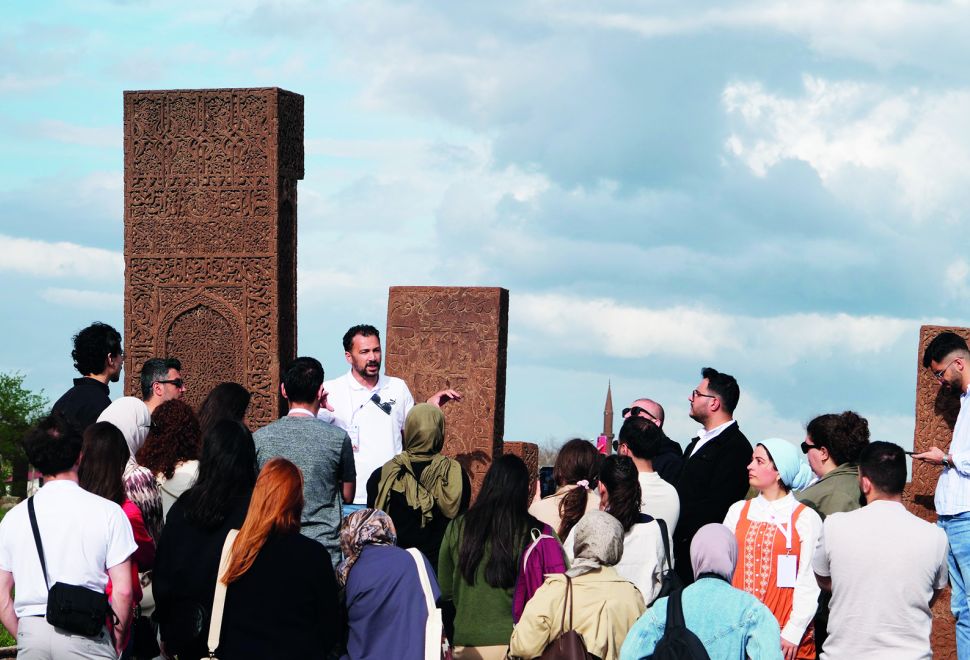 YTB, Tarihi Mekânlar Gölgesinde Ermeni Meselesine Işık Tuttu