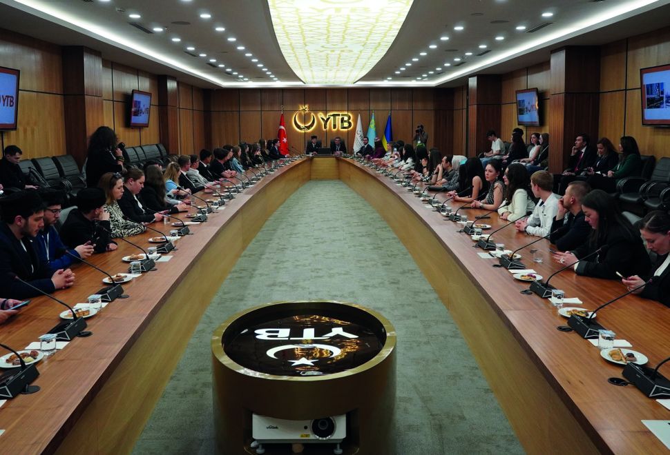 Kırım Tatar Gençlik Kurultayı YTB’nin Ev Sahipliğinde Başladı