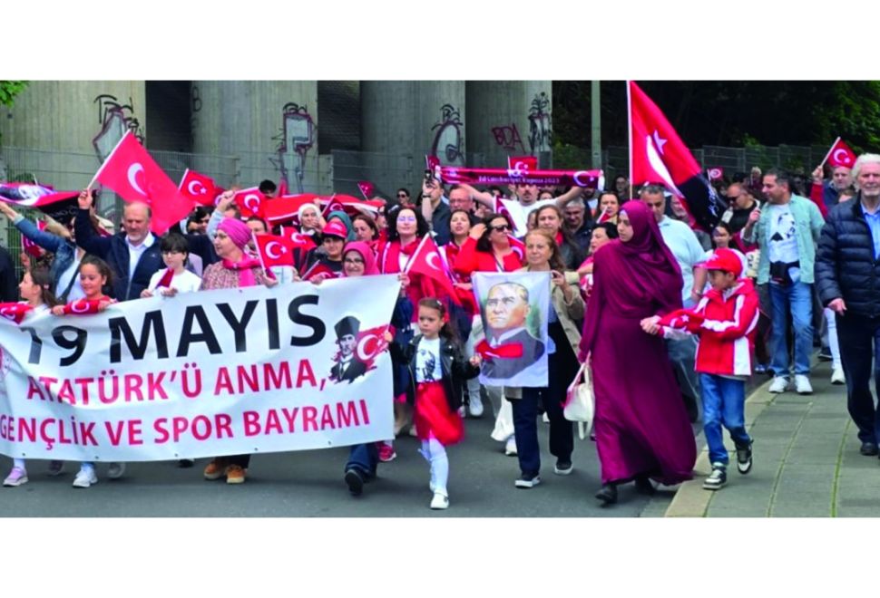 Nürnberg’de 19 Mayıs’ı Yediden Yetmişe Kutladık