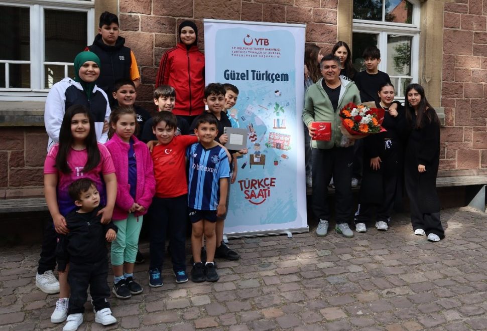 'Türkçe Saati' Karlsruhe Öğrencilerinden Anlamlı Albüm