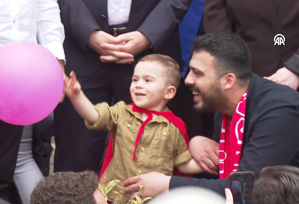 Kanseri Yendi, Binlerce Kişi Kutladı