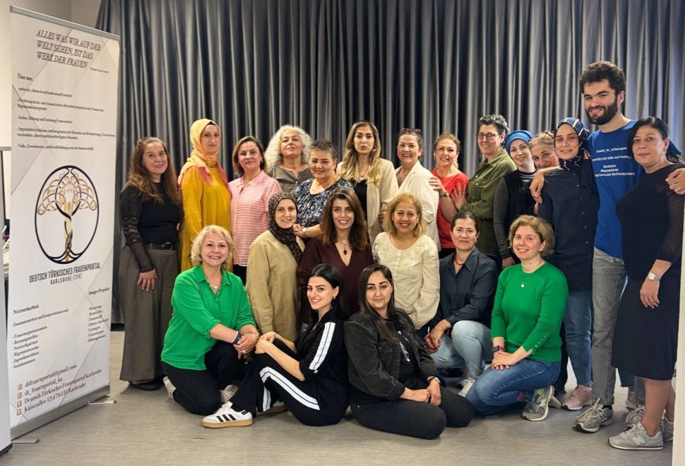 Deutsch Türkisches Frauenportal Karlsruhe,  Yönetimi Hazır!