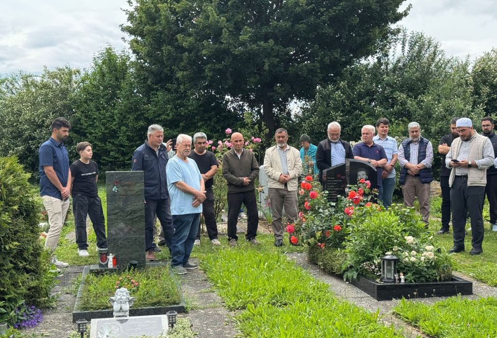 Esslingen’de Arefe Günü Kabir Ziyareti, Fatih Camii Cemaati Sulzgries Mezarlığı’nda Dualarla Buluştu