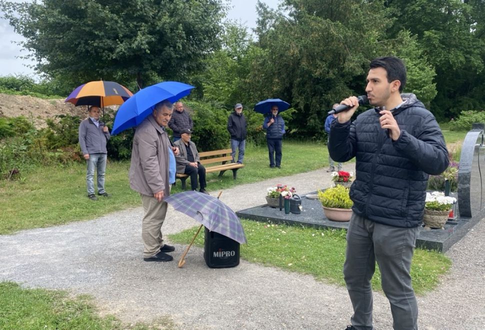 Duisburg’ta 25 Yıllık Kabristan Geleneği