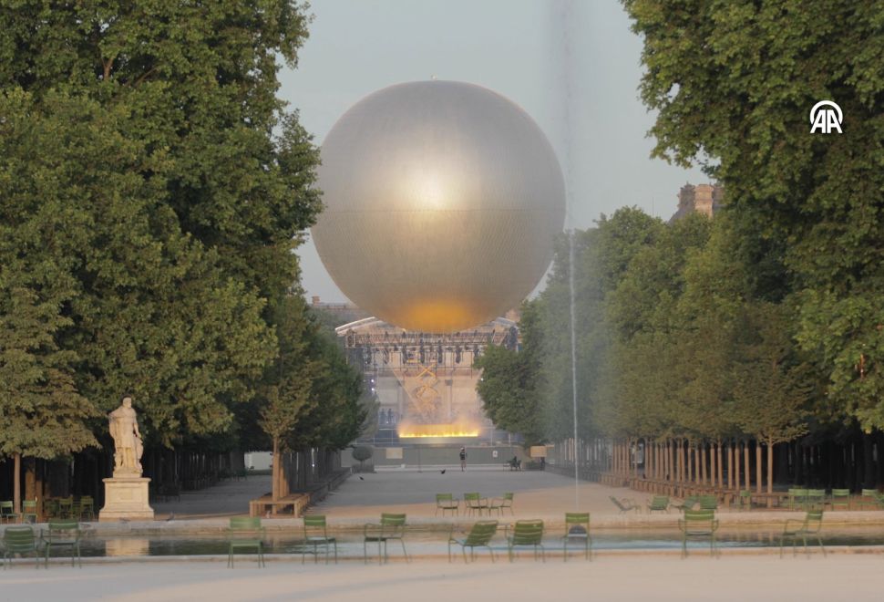 Paris 2024’ün Sembolü ‘İkonik Yüzen Kazan’ Tekrar Havalandı