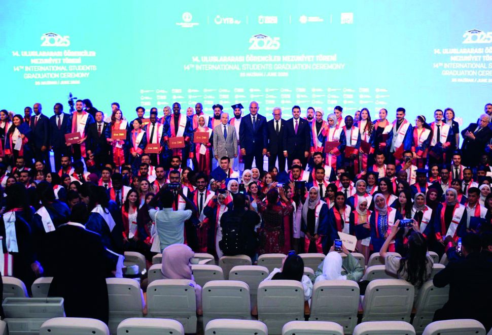 Türkiye Burslusu Uluslararası Öğrenciler Mezuniyet Sevinci Yaşadı