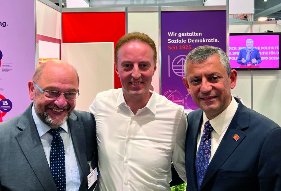 CHP Lideri Özel, Berlin'de SPD'li Türk Kökenli Vekillerle Görüştü