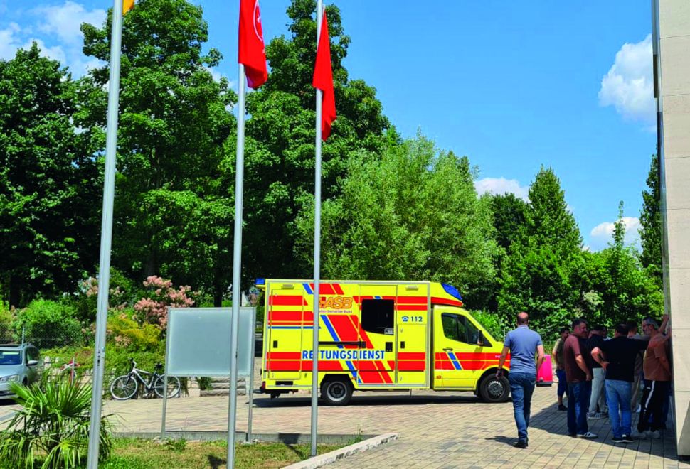 Kirchheim/Neckar Osmanlı Camii’nde Park Uyarısı
