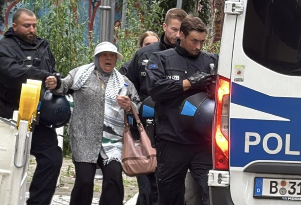 Berlin’de Filistin Yürüyüşüne Polis Müdahalesi