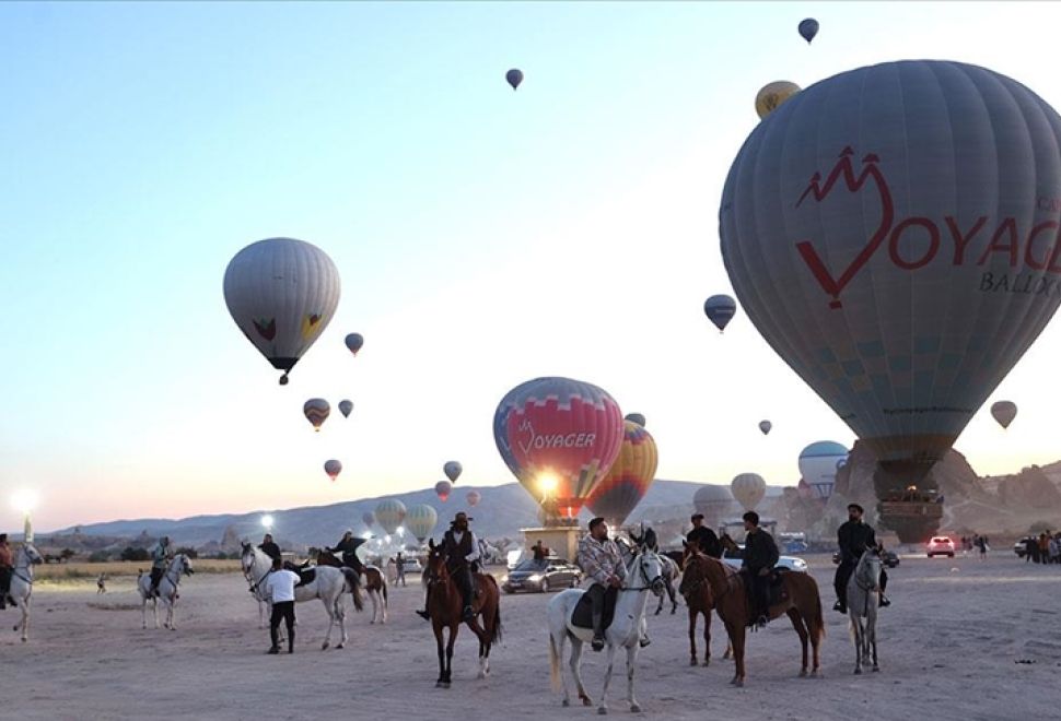 ‘Kapadokya At ve Atçılık Kültürü Festivali’nde Balonlar ve Atlar Buluştu