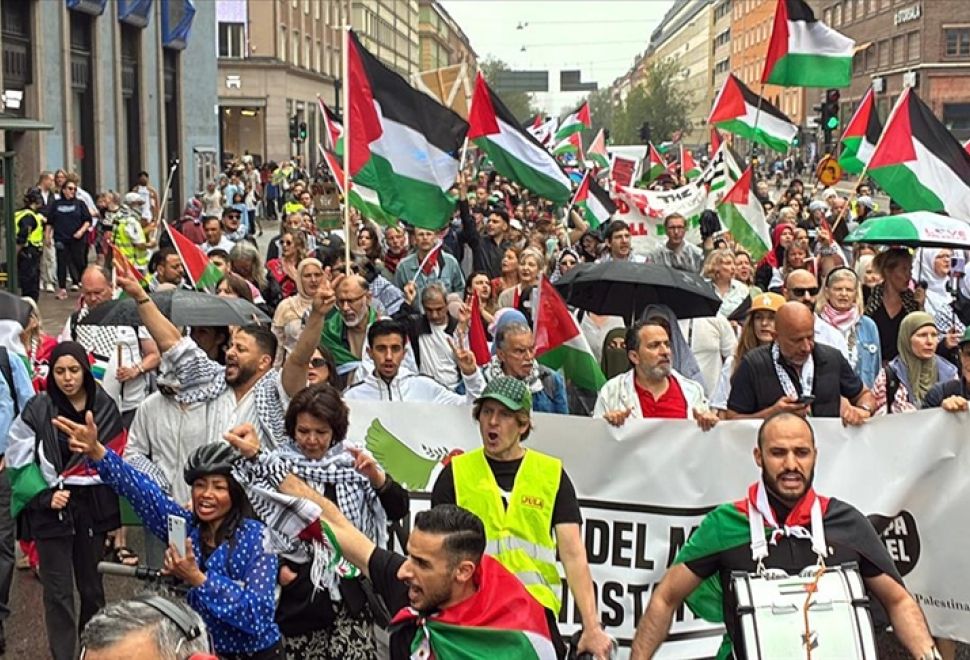 Stockholm’de Hükümete Protesto