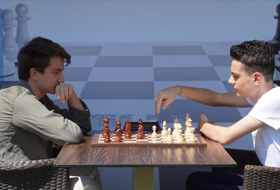 Satranç ve Strateji Buluşması