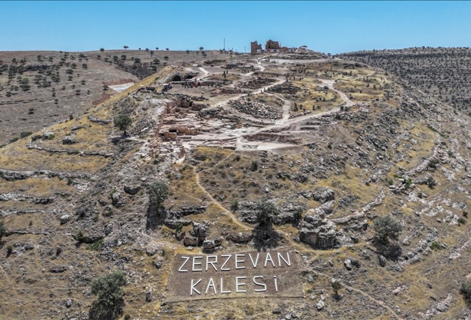 Zerzevan Kalesi'nde Tarihi Keşif: 1800 Yıllık Su Dağıtım Sistemi Ortaya Çıkarıldı
