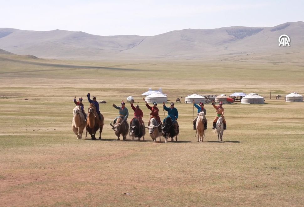 Moğolistan’da Göçebe Yaşam ve Cengiz Han Heykeli Dronla Görüntülendi