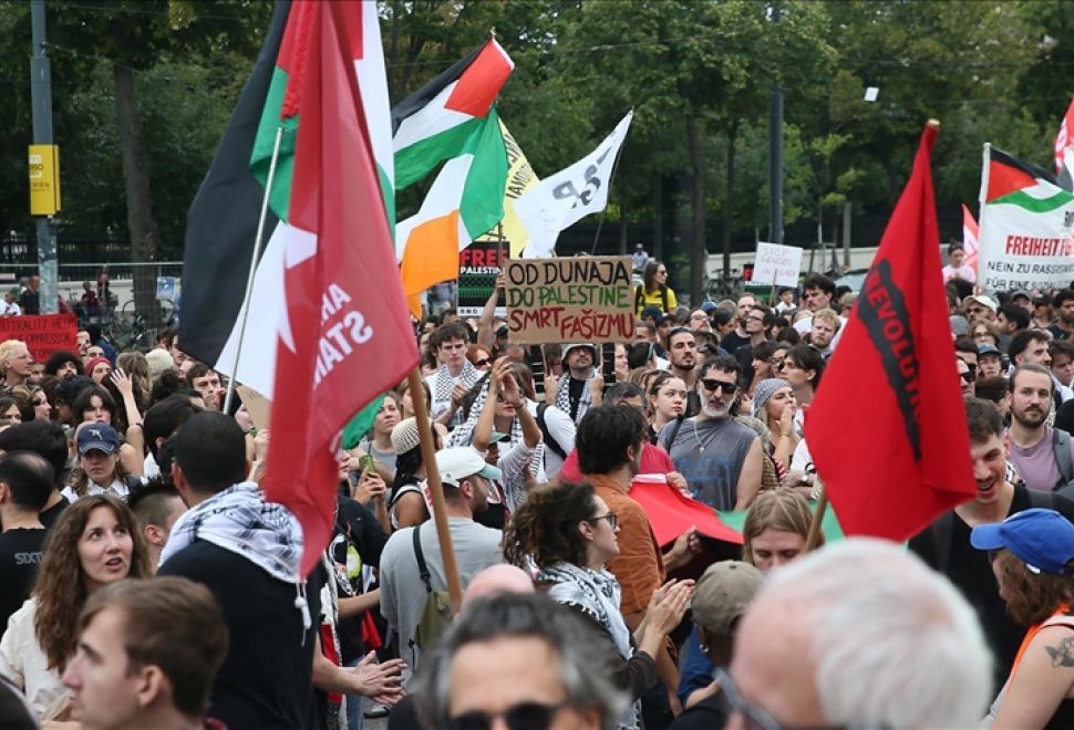 Viyana’da Soykırım Protestosu: Filistin Destekçileri İsrail’e Tepkili