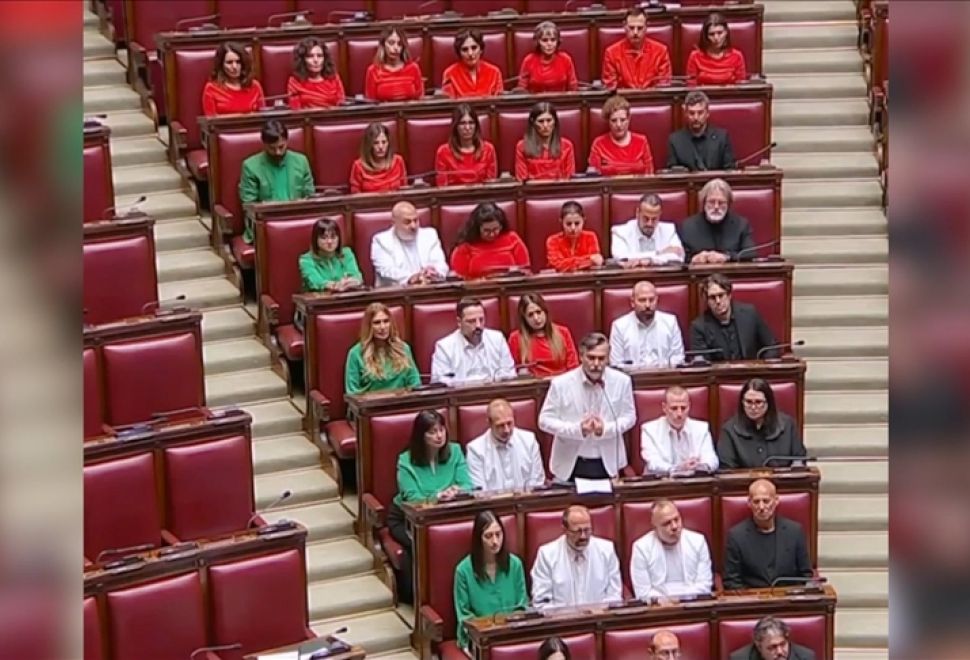 İtalya Parlamentosunda Filistin Renkleri, Muhalefetten Sembolik Eylem