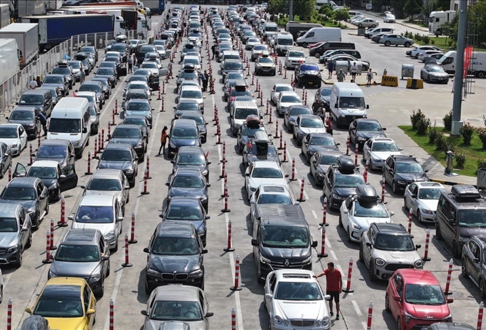 Kapıkule’de Yoğunluk Devam Ediyor 