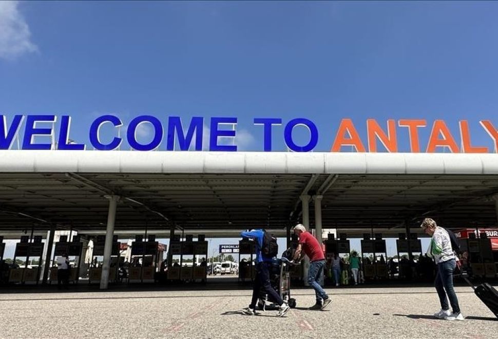 Antalya Havalimanı'nda Tüm Zamanların Yolcu Rekoru Kırıldı