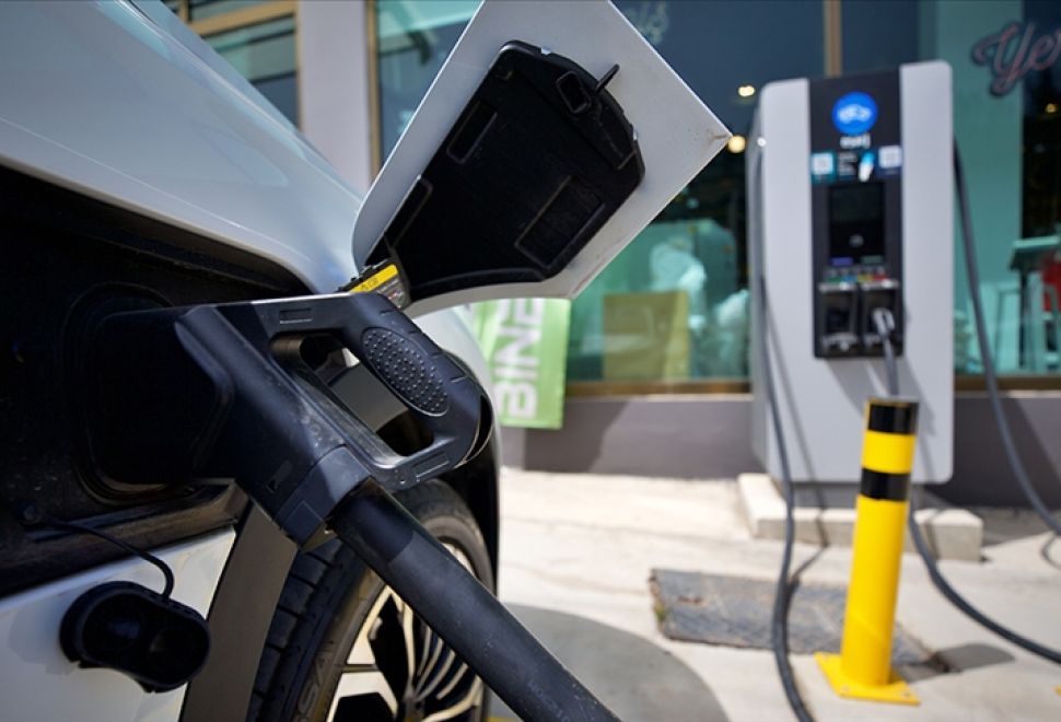 Küresel Elektrikli Araç Şarj Noktaları Hızla Artıyor
