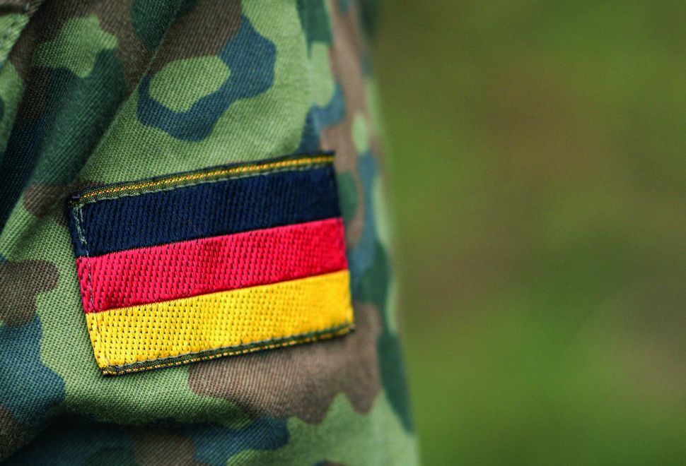Almanya’da Zorunlu Askerlik Yeniden Şekilleniyor