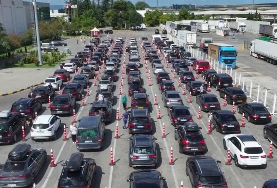 Gurbetçilerden Edirne ve Kırklareli’ndeki Kapılardan Rekor Geçiş