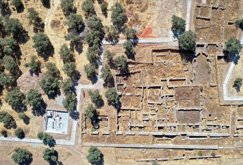 Tralleis’te 2 Bin Yıllık Villalar Gün Yüzüne Çıkıyor