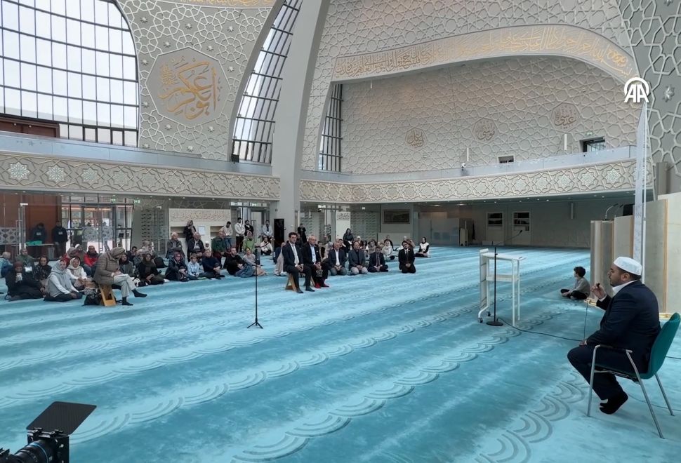 Almanya’da Camilerde Açık Kapı Günü