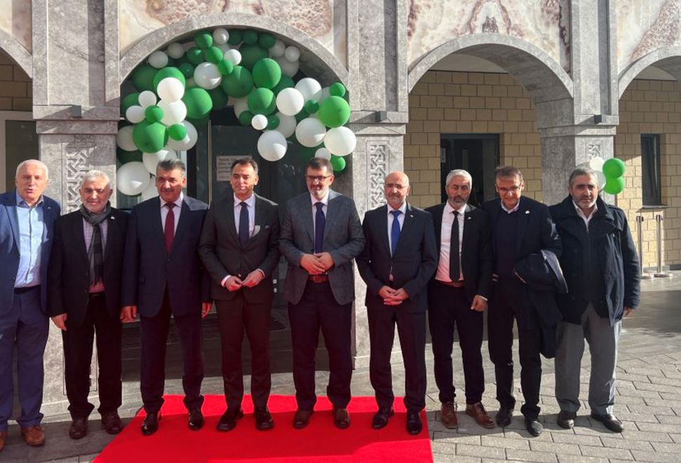 Voerde Möllen DİTİB Yeşil Camii İbadete Açıldı