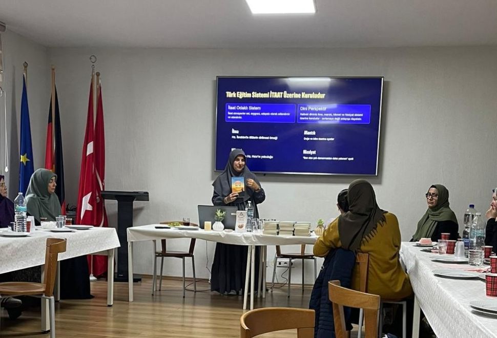 Kadınlar Kolu ‘Hayır Deme Sanatı’ Hakkında Seminer Düzenledi