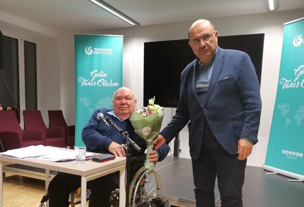 Avrupa’da Türk Sanatı ve Şiiri Üzerine Söyleşi: Halil Gülel, Yunus Emre Enstitüsü’nde Dinleyicilerle Buluştu