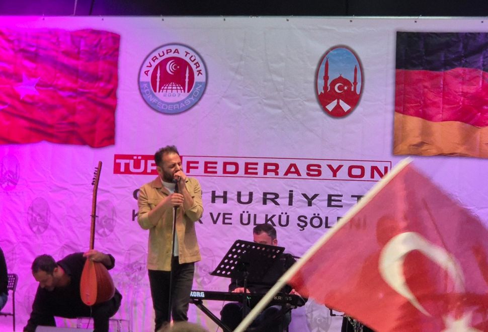 Fürth Bizim Ocak Konserinde Ahmet Şafak Coşturdu