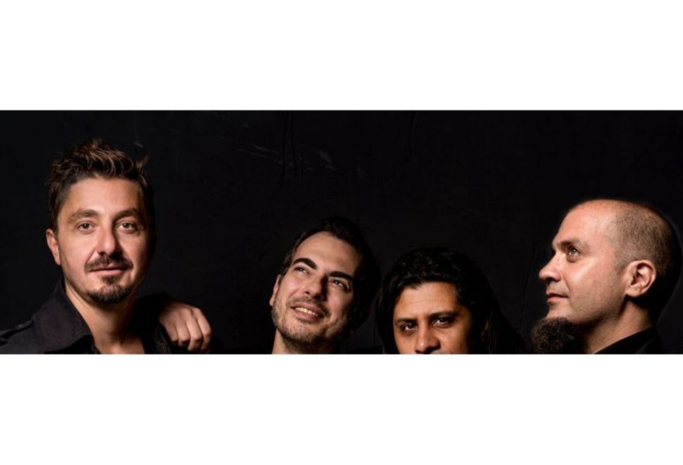 Mor ve Ötesi Unplugged Turuyla Stuttgart’ta Sahne Alacak