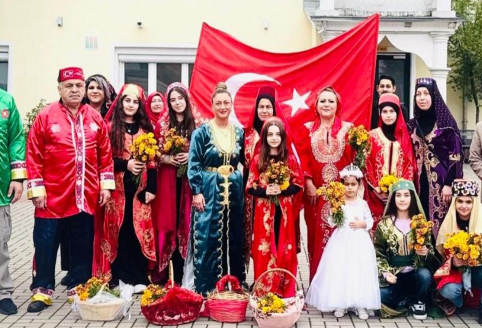 Fürth Hasat Bayramında Folklorcularımız Alkış Aldı