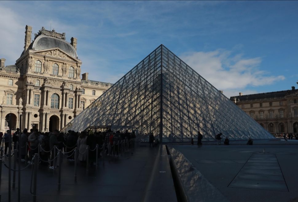 Tarihi Eser Çalan Hırsızlar Aranıyor