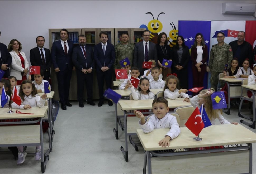 Mehmetçik'ten Kosova'da Eğitime Destek