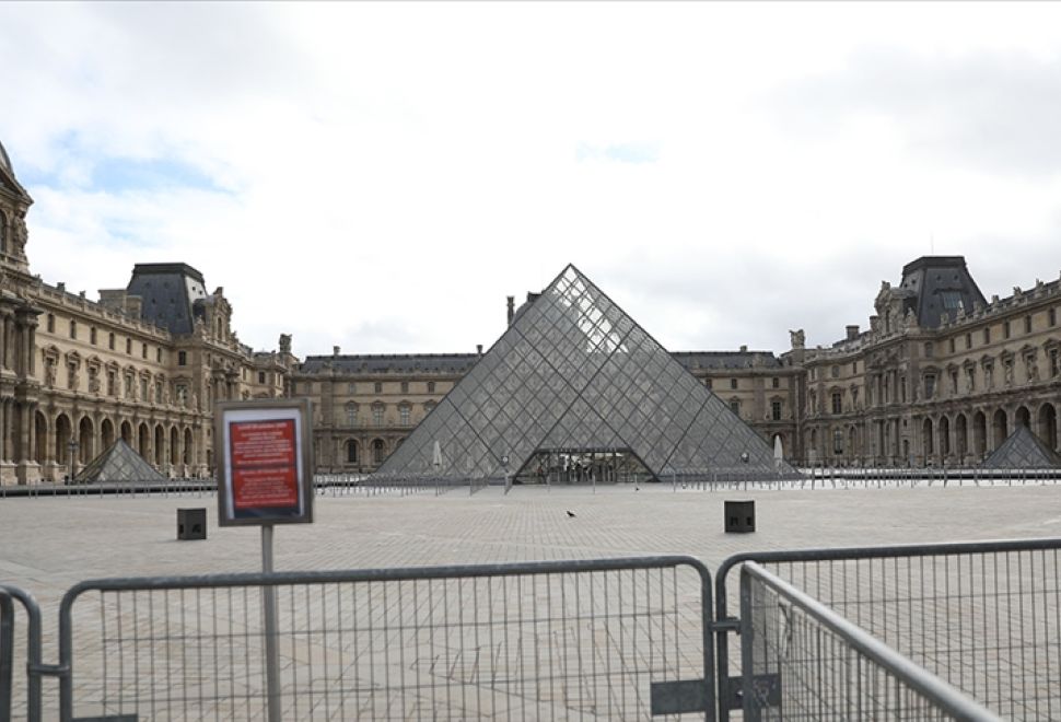 Louvre Soygununda Yeni Gelişme, İki Şüpheli Gözaltında