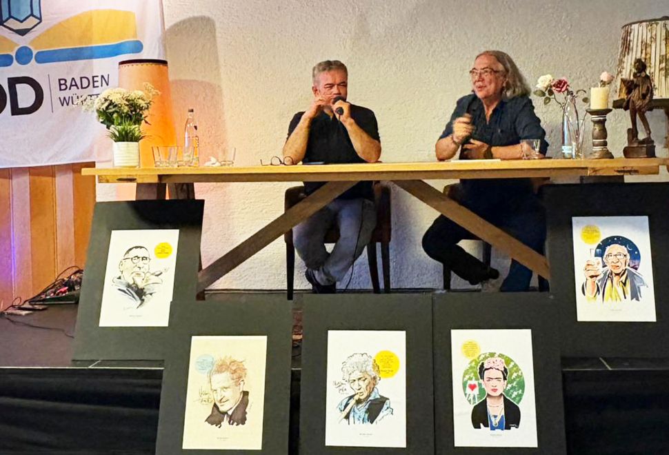 Stuttgart’ta Sanat ve Dayanışma Gecesi, Oktan Erdikmen ve Erdoğan Karayel’den Anlamlı Katkı