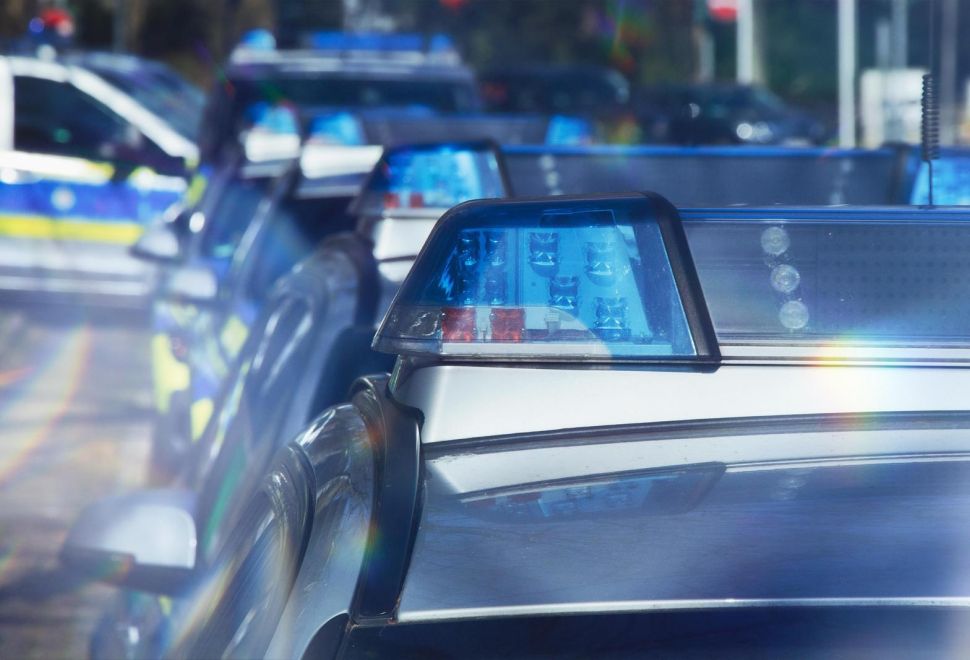 Stuttgart-Wangen’de Bıçaklı Saldırı, Polis Helikopterle İki Şüpheliyi Arıyor