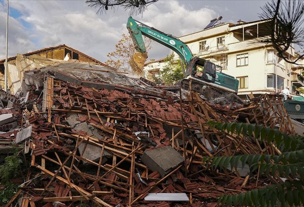 Balıkesir Sındırgı Merkezli 6,1 Büyüklüğündeki Depremin Ardından Bölgede Yaralar Sarılıyor