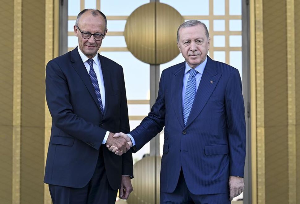 Erdoğan, Merz’i Törenle Karşıladı