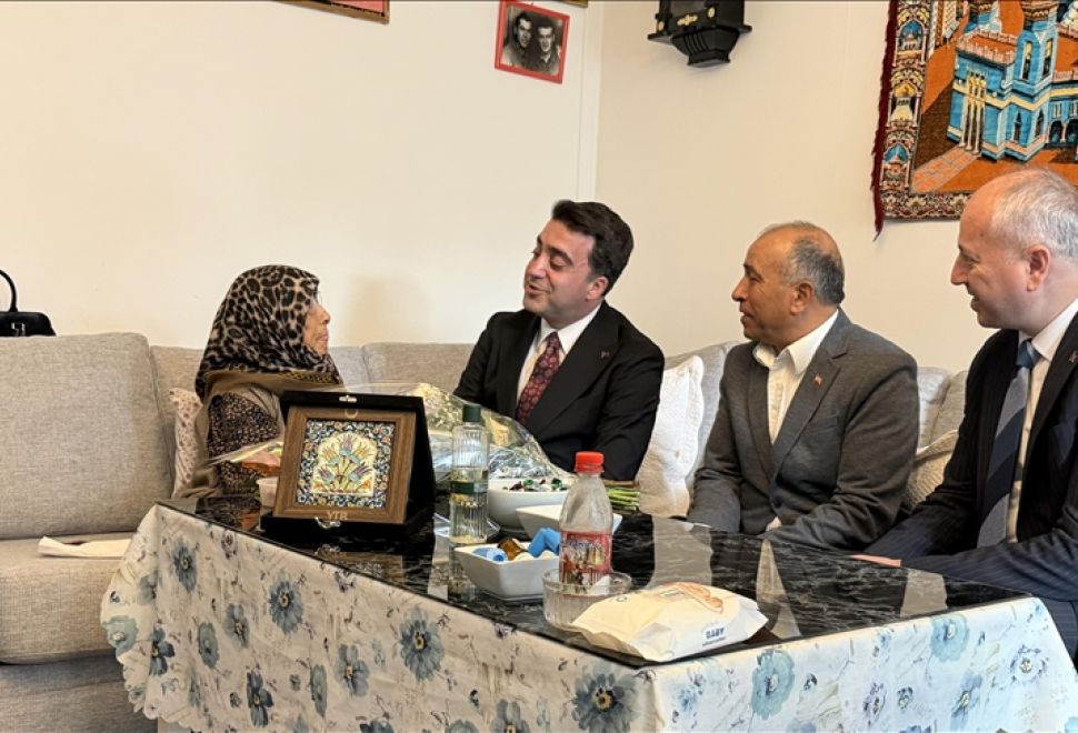 YTB Başkanı, 100 Yaşındaki Esma Zengin’i Ziyaret Etti