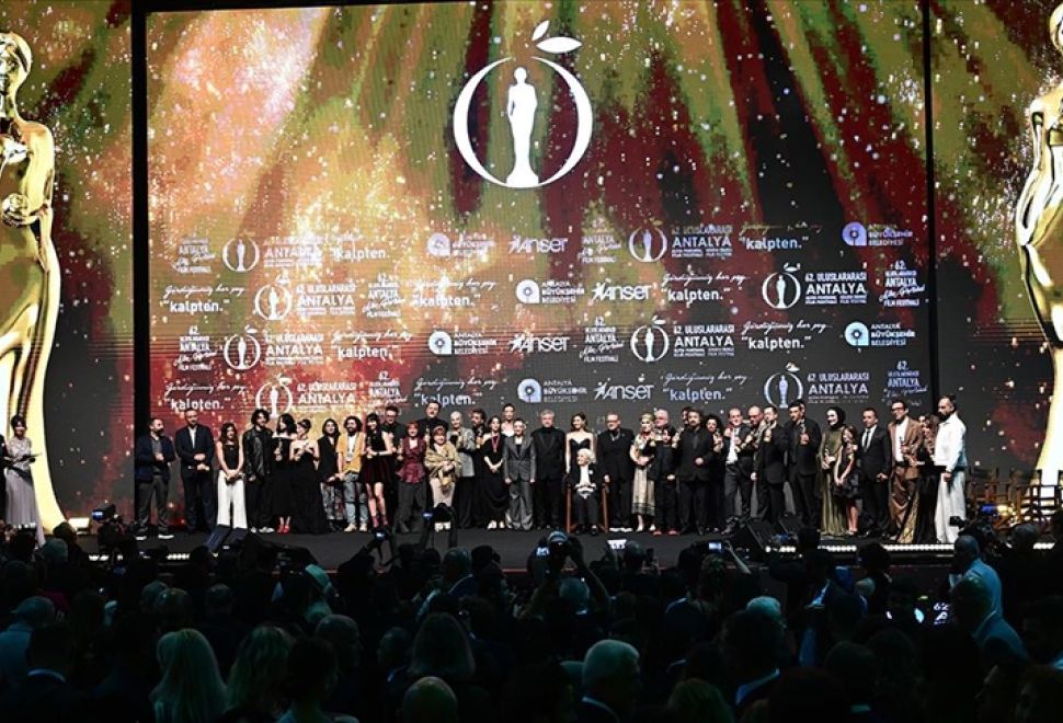 62. Uluslararası Antalya Altın Portakal Film Festivali'nde “Tavşan İmparatorluğu” En İyi Film Seçildi 