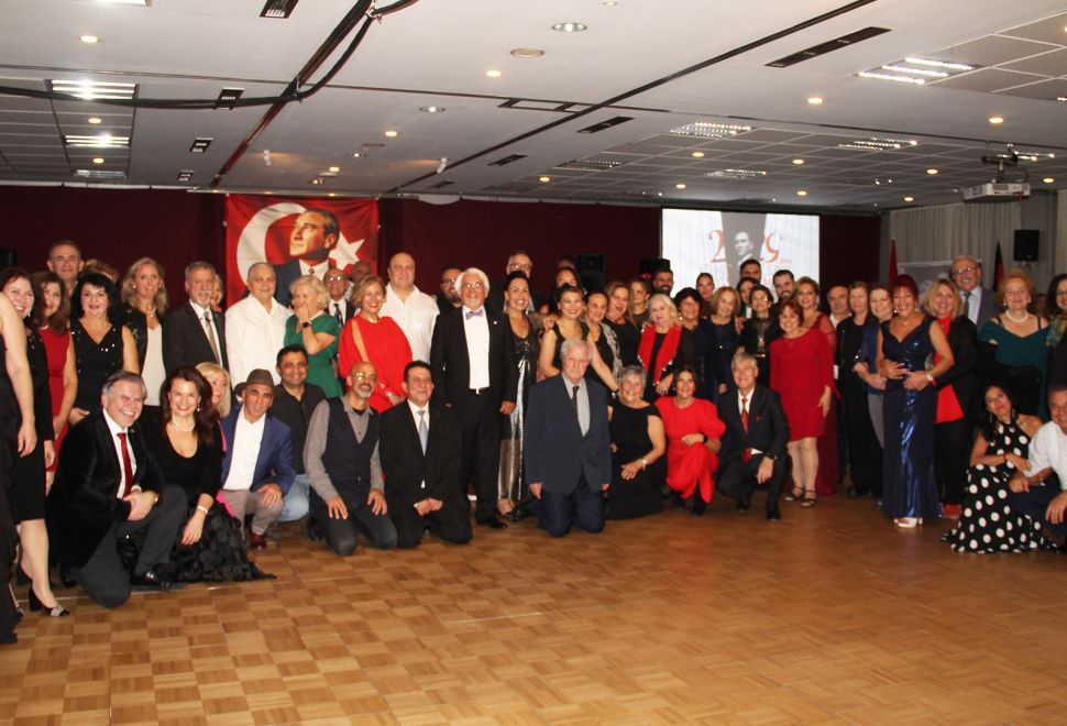 Nürnberg'de Cumhuriyet Balosu Coşkusu