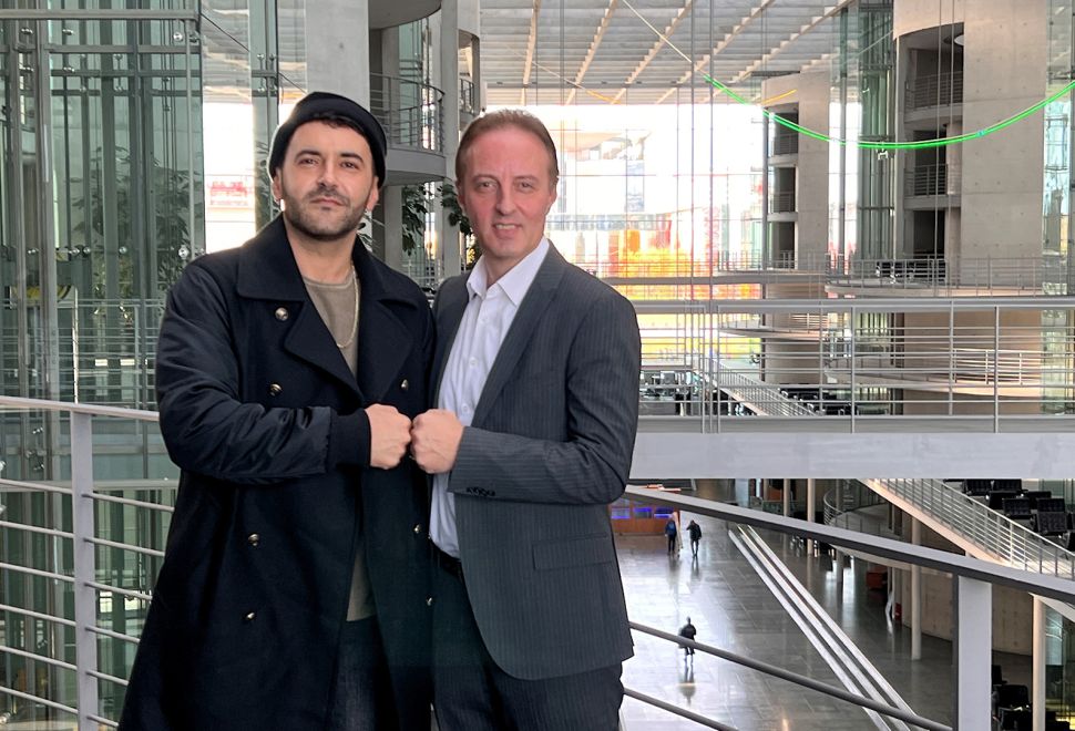 Federal Meclis SPD Milletvekili Macit Karaahmetoğlu, Ünlü Rap Sanatçısı Chefket'i Mecliste Ağırladı