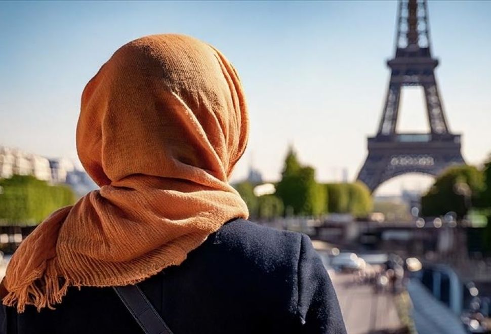 Fransa’da Mecliste Başörtüsü Tartışması